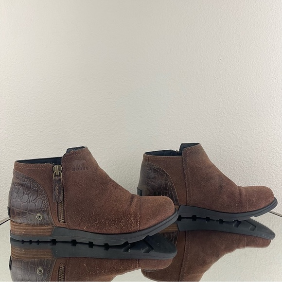 SOREL Dark Brown Full Grain Suede Leather Side Zipper Major Low Ankle Booties - Picture 4 of 13